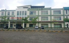 Hotel Grand Nusantara  3*